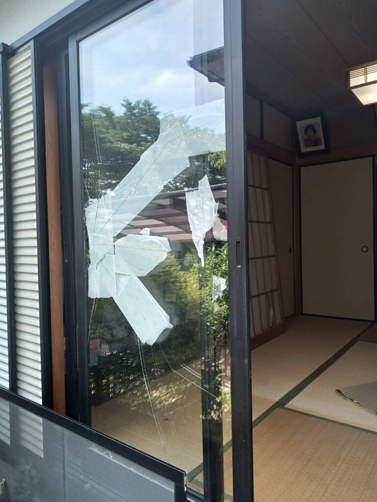 ペアガラス割れ
