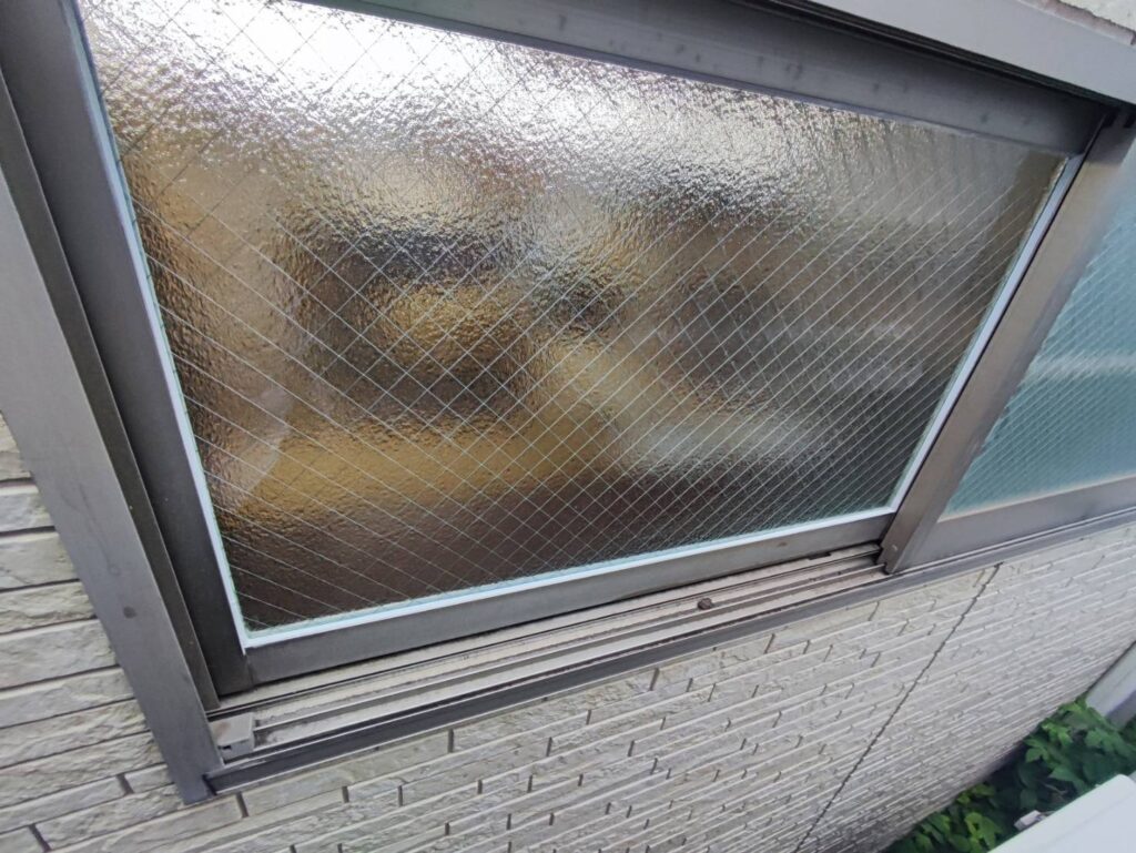 ワイヤーガラス修理